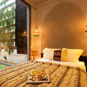 2* Riad Lumiere